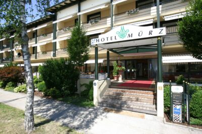 Haupteingang des Hotels